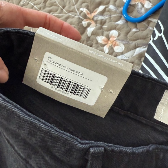 Everlane Curvy Cheeky Jean - Picture 7 of 8